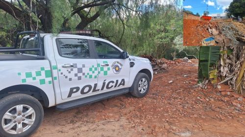 Operação Ambiental Embarga Terreno com Entulho em Área de Preservação em Espírito Santo do Pinhal