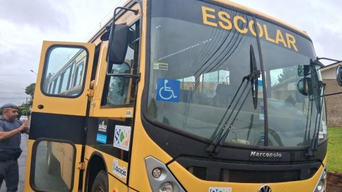 Operação Transporte Escolar Seguro fiscaliza veículos em Santa Cruz das Palmeiras