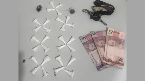 Fuga termina em prisão: homem é detido com drogas após perseguição policial em Itobi