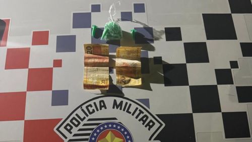 Polícia Militar prende homem por tráfico de drogas em Tambaú