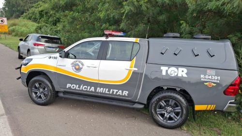 Menor é apreendido com Hilux furtada após perseguição em rodovia da região