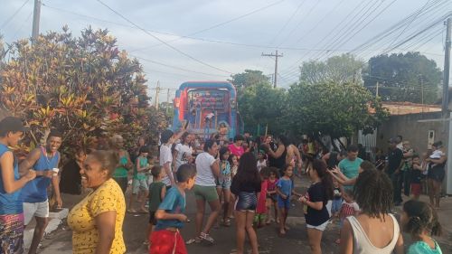 Tradição e emoção marcam a Festa de Cosme e Damião na Vila Diniz