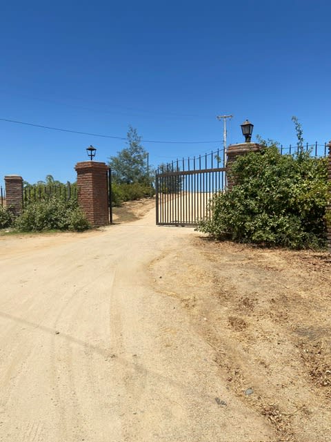Condominio de 58 parcelas. La Estrella - Image 1