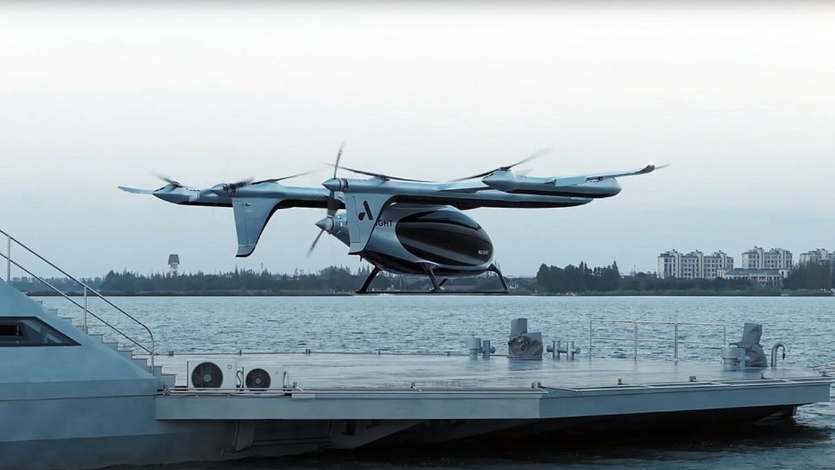 An AutoFlight eVTOL aircraft takes off from a floating vertiport during a demonstration. Credit: a57.foxnews.com