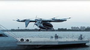 An AutoFlight eVTOL aircraft takes off from a floating vertiport during a demonstration. Credit: AutoFlight