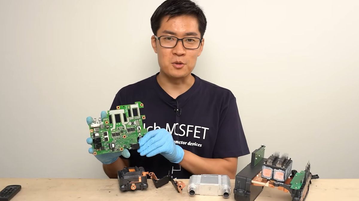 A detailed view of the fifth-generation Toyota Prius inverter components. Credit: hackaday.com