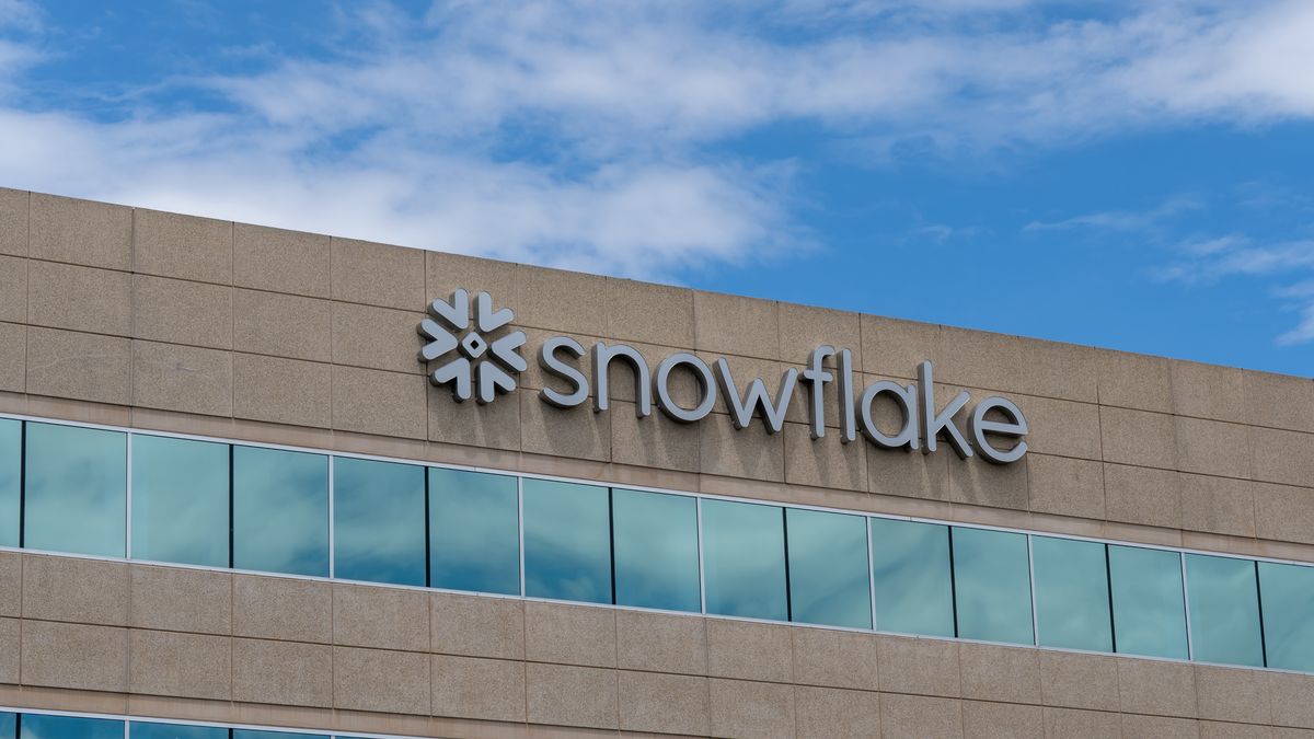 An illustration of AI transforming data development workflows. Credit: Shutterstock