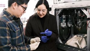 An artist's impression of a lunar base being constructed with advanced manufacturing techniques. Credit: spectrum.ieee.org