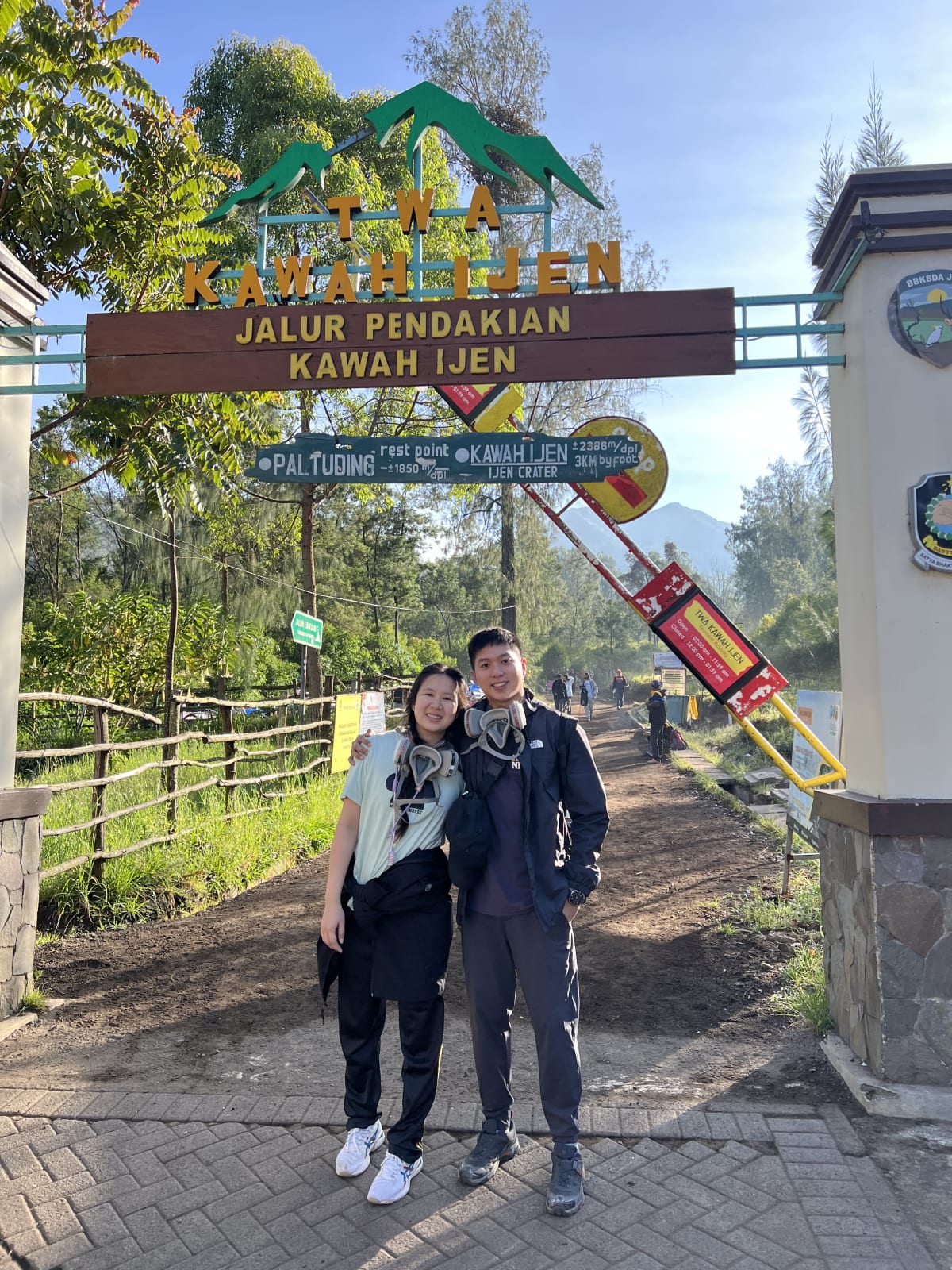 End of hike, entrance