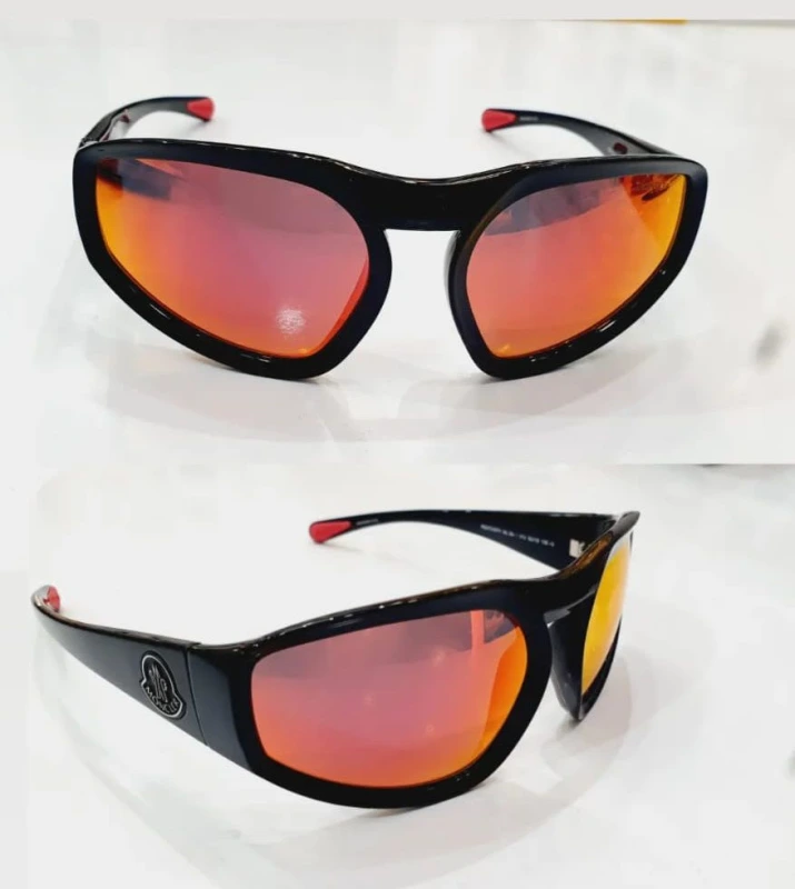 Moncler Pentagra enveloppantes miroir rouge 4