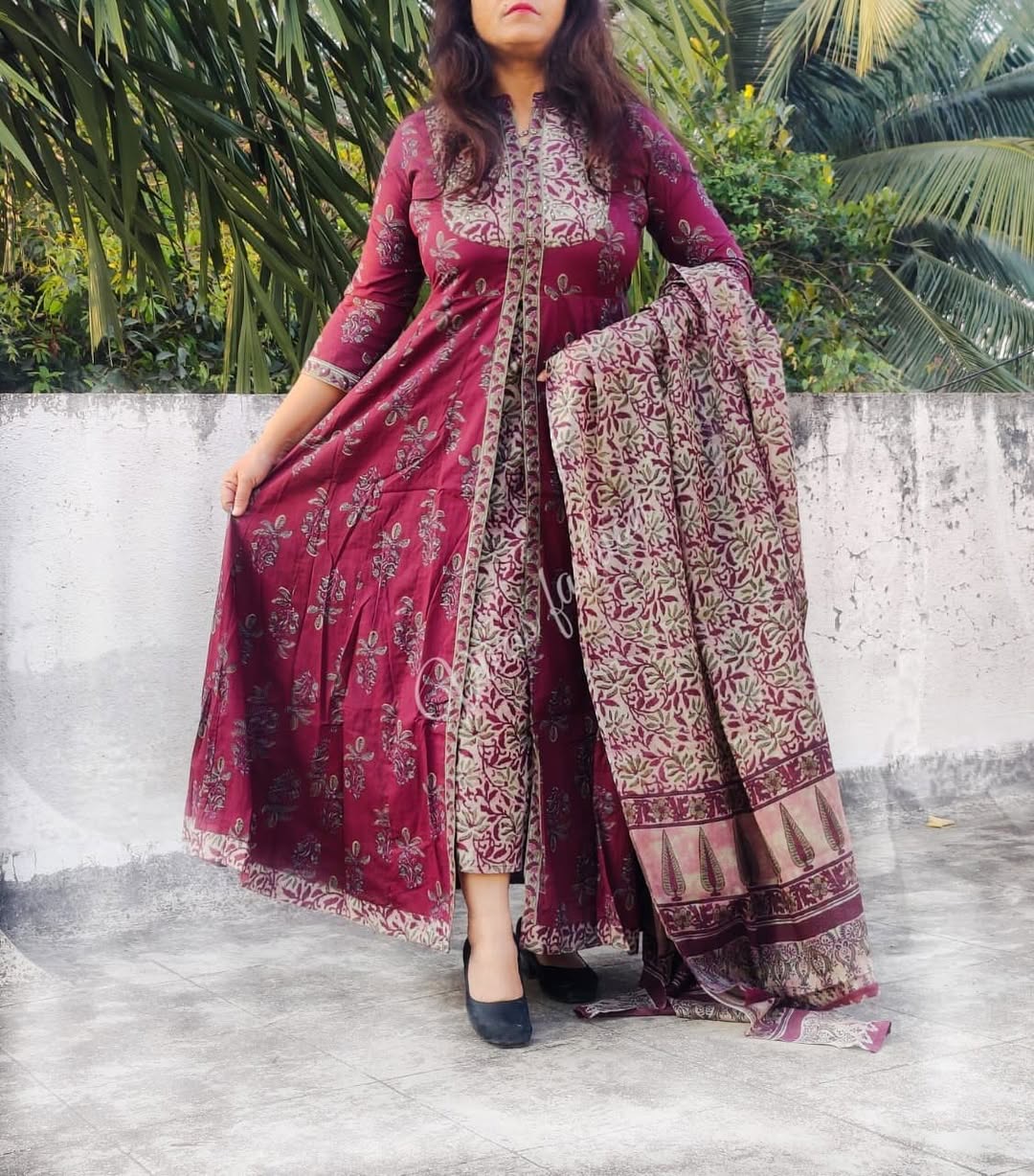 Summer’s spacial shurg partten  3 pcs suit  Look straight out of a dreamy movie set as  you turn around and walk in this elegant flaired suit ! The perfect of traditional wear   🦋🦋🦋🦋🦋🦋🦋🦋  New anarkali kurta set with new style. 