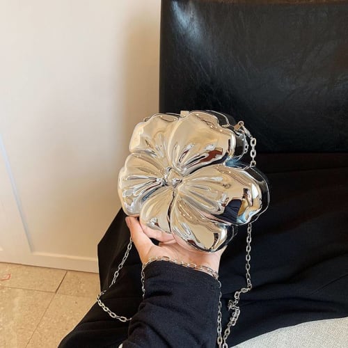 Flower shape clutch