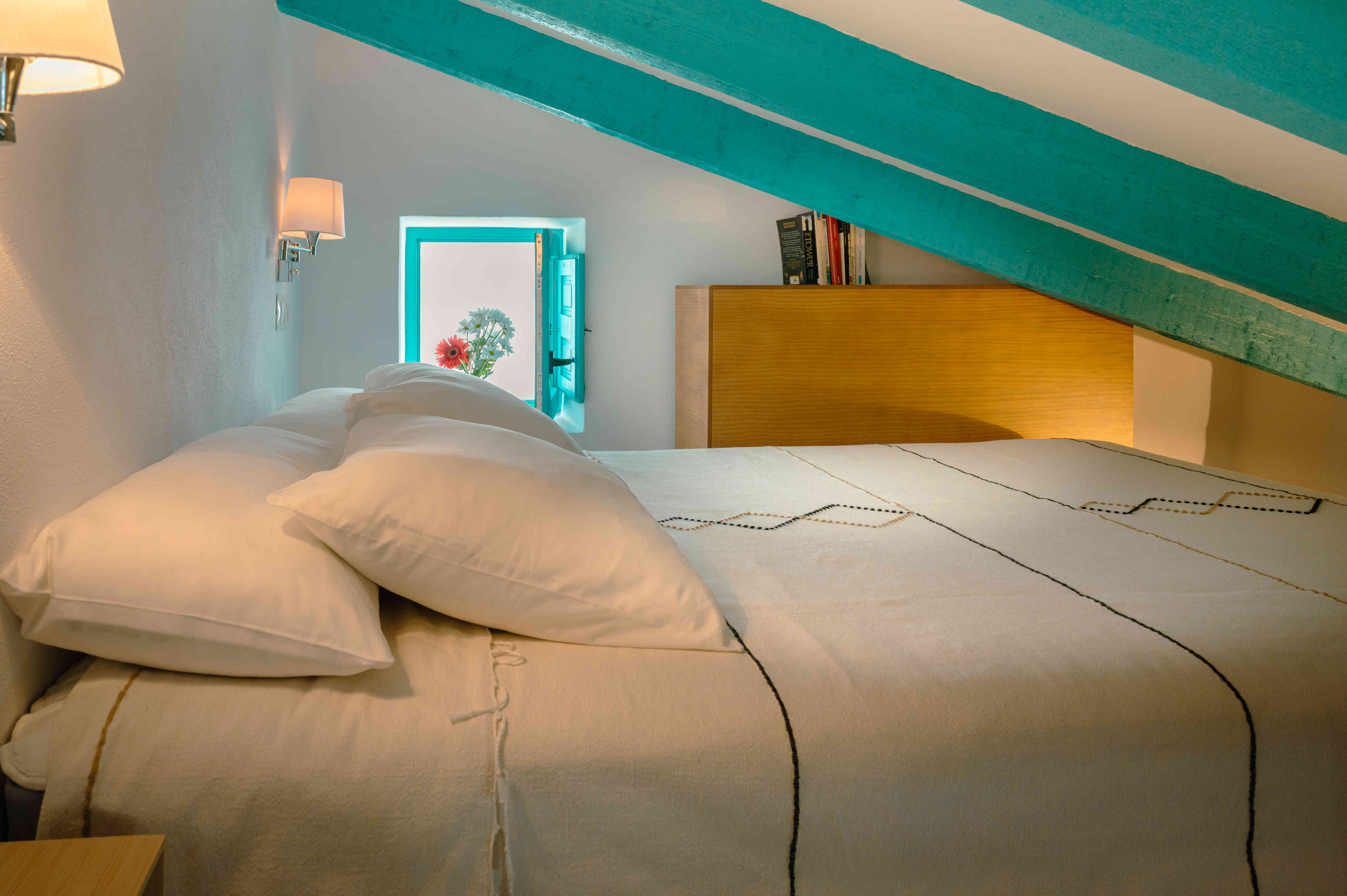 Cama en altillo casita barrio pescadores