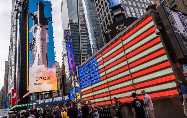 SpaceX may donate stock to Trump&rsquo;s savings accounts for kids, report says