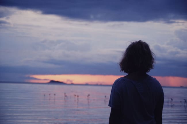Psychology suggests that people who feel drawn to the ocean aren&rsquo;t just being sentimental: research on &ldquo;blue spaces&rdquo; finds that time near water is linked with lower stress, better mood, and a restorative state of effortless attention &mdash; the kind of calm, lightly absorbed focus that can feel almost meditative. - Silicon Canals