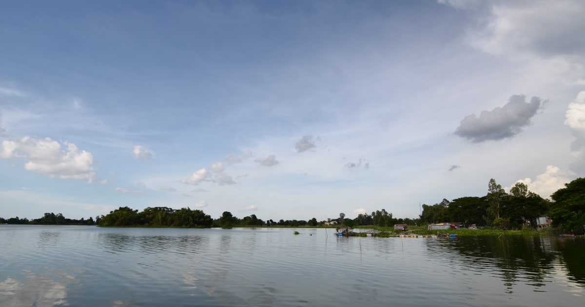 Búng Bình Thiên Lake
