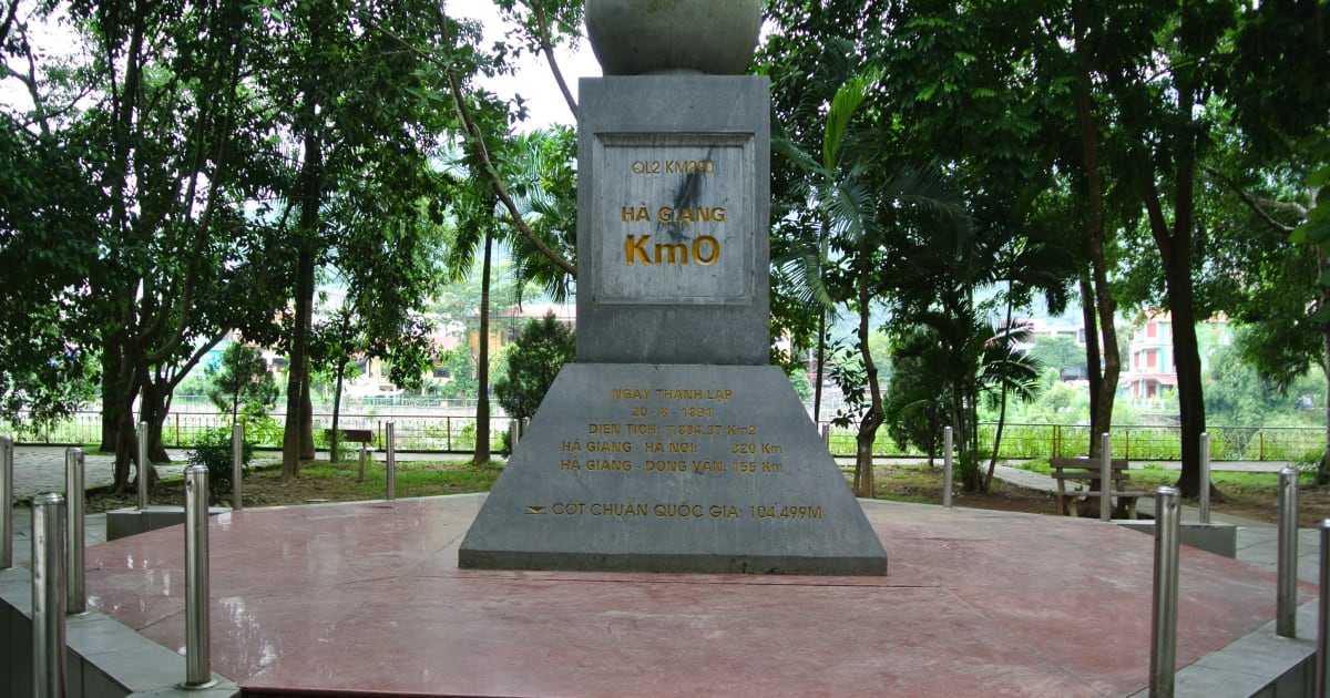 Km 0 Milestone — Hà Giang