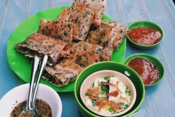 Bánh tráng mắm ruốc