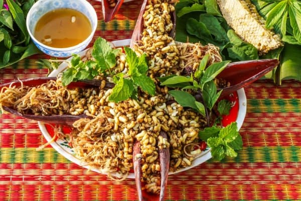 Gỏi ong