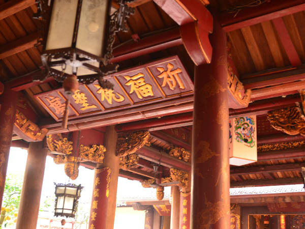 Bach Ma Temple 2