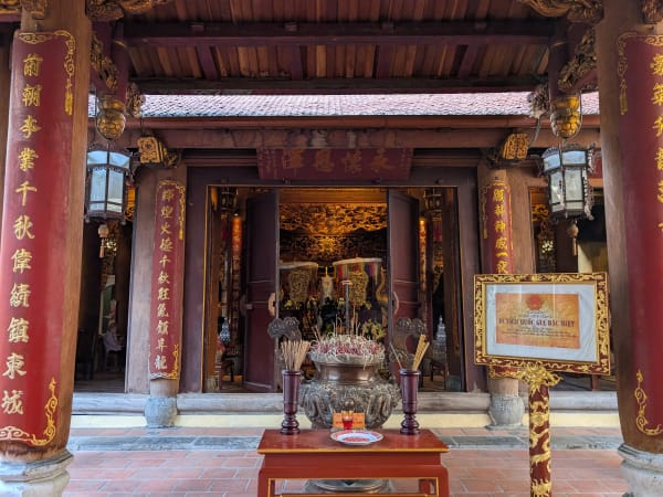Bach Ma Temple 1