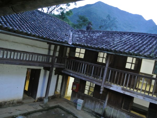 Hmong King Palace 6