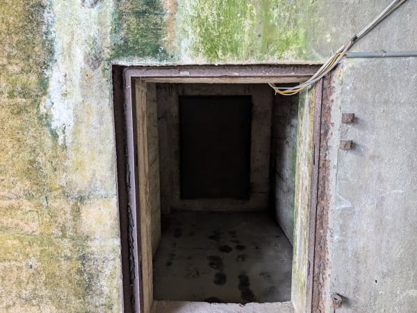 Hospital Cave 7