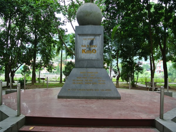 Km 0 Milestone — Hà Giang 1