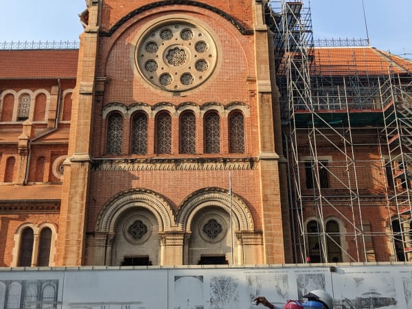 Notre-Dame Cathedral Saigon 4