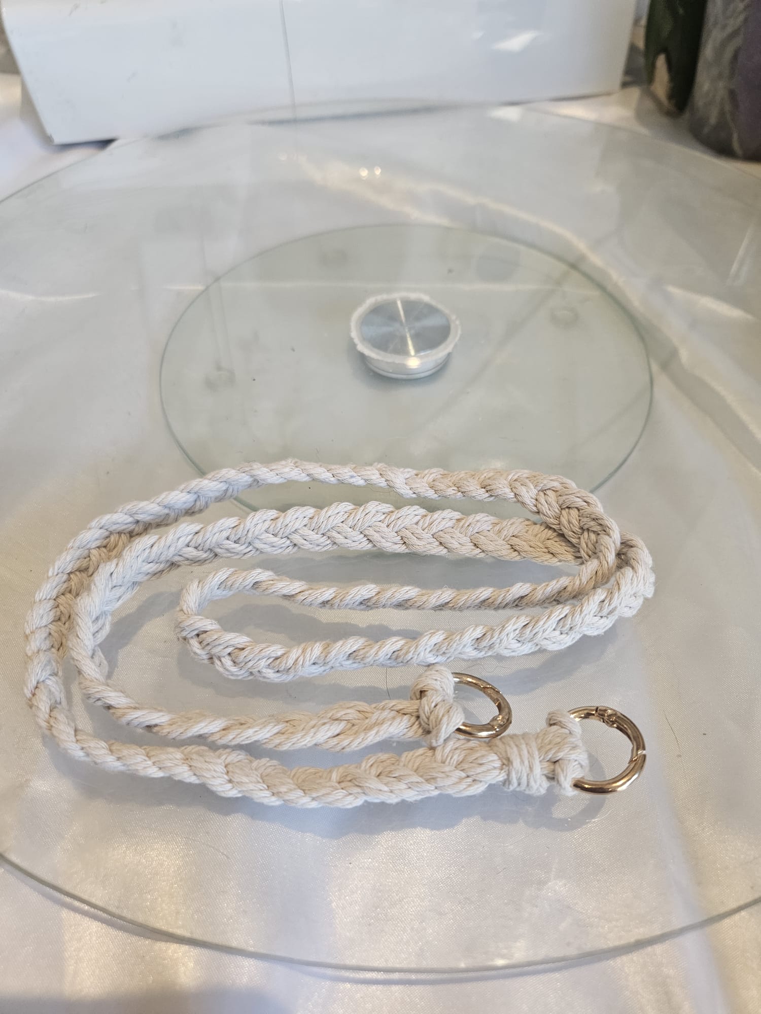 Sac bandoulière en crochet avec coquillages et perles dorées photo 4