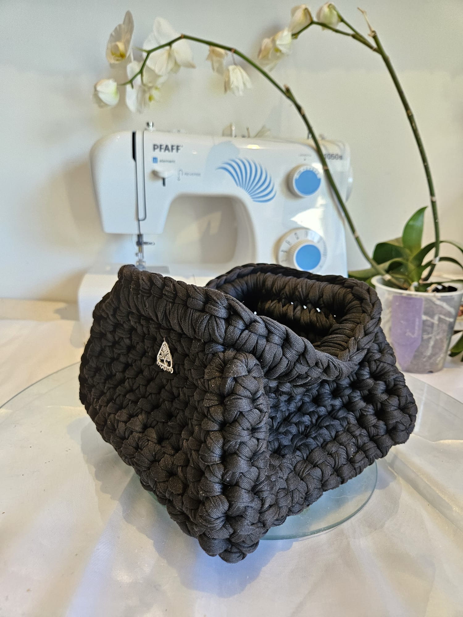 Pochette de maquillage en crochet – Noir classique photo 1