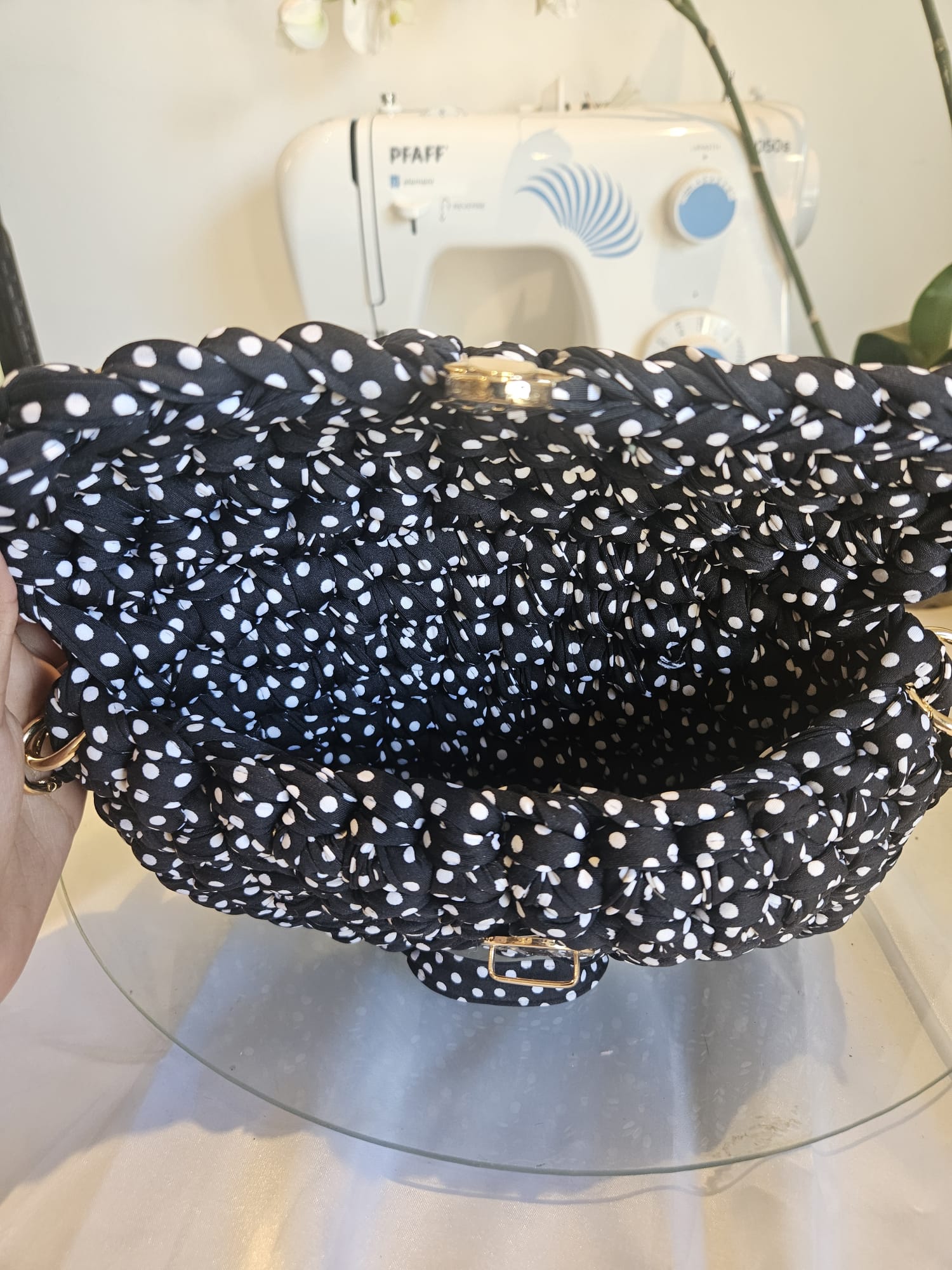 Sac à pois noir et blanc en crochet photo 5