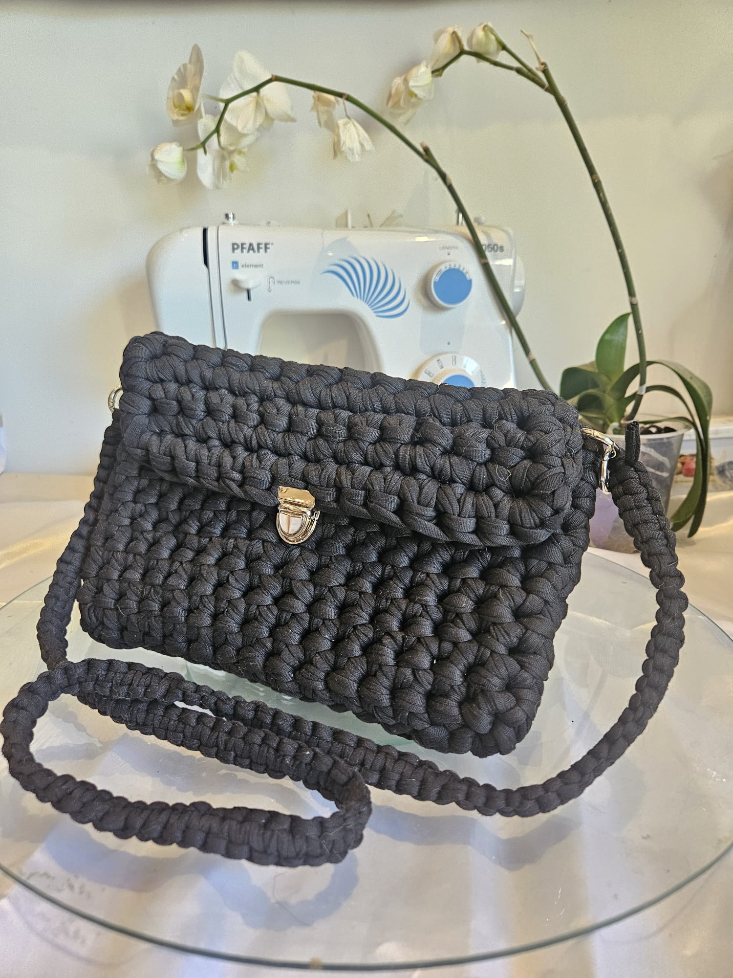 Sac noir en crochet