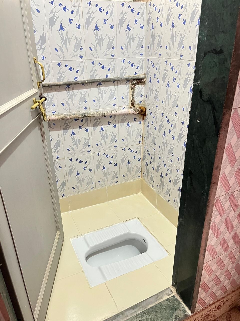 1 BHK for rent in Karvenagar, Pune photo 2
