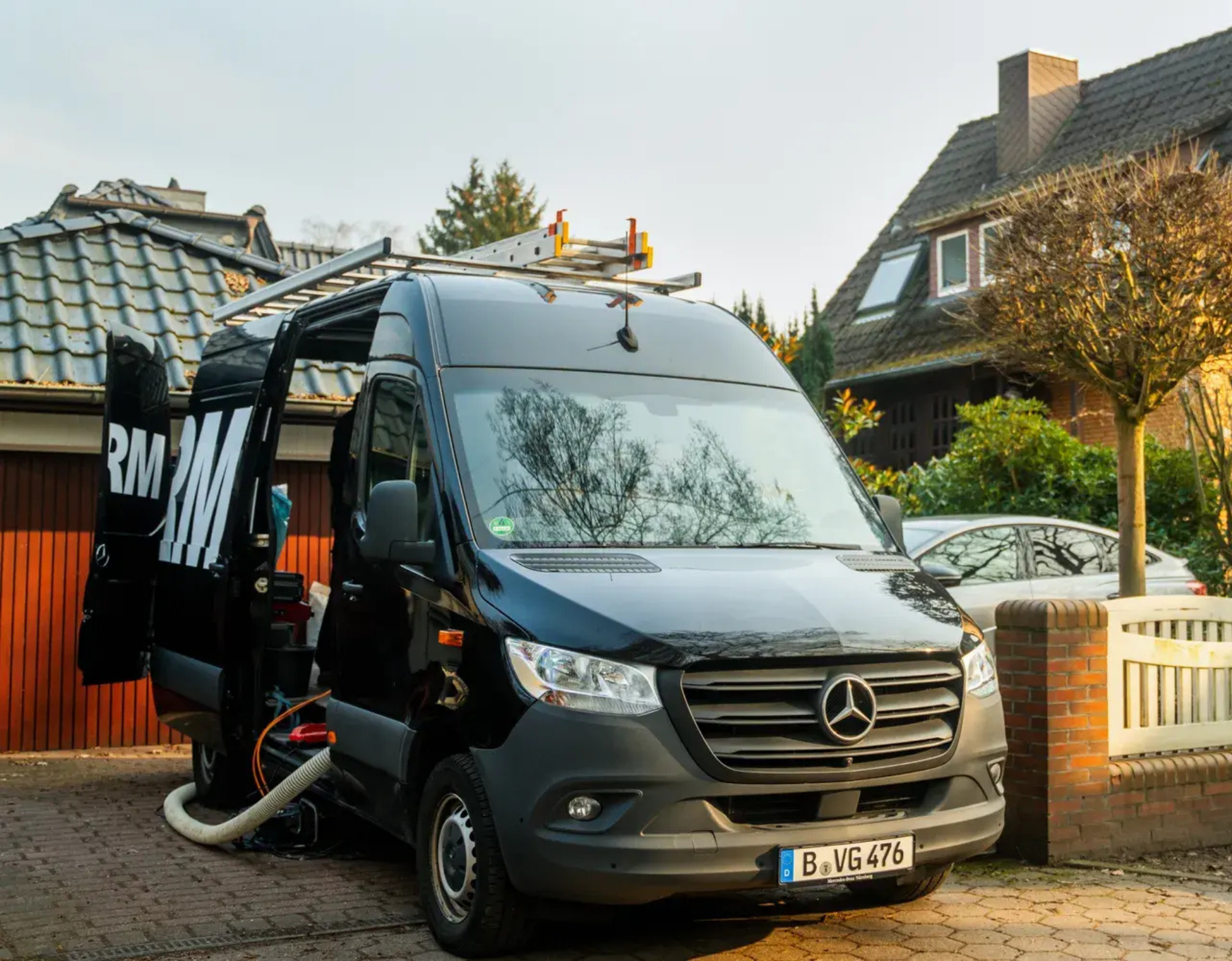 VARM Van vor einem Dämmprojekt