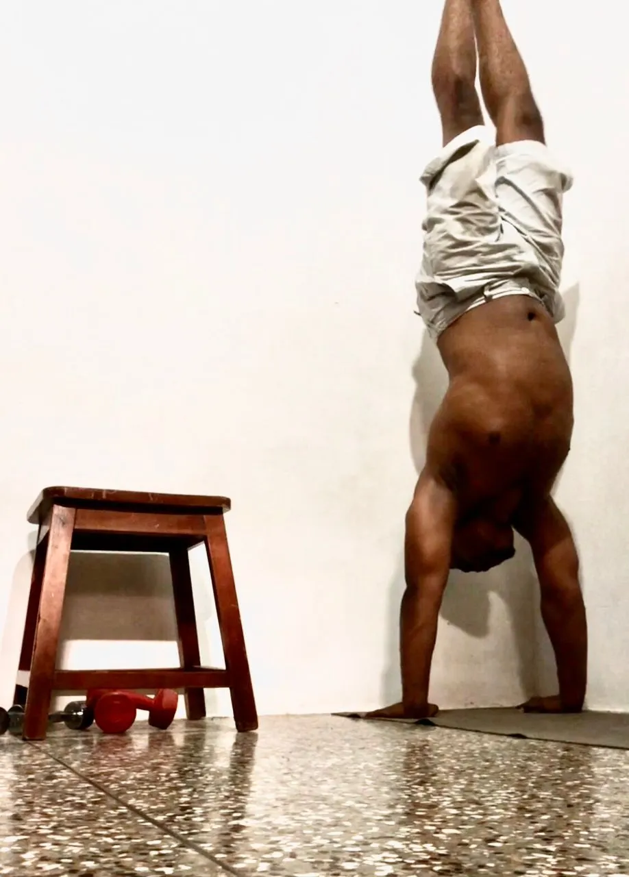 Derrick handstand