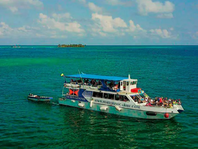 Yate Rumba por la Bahía de San Andrés