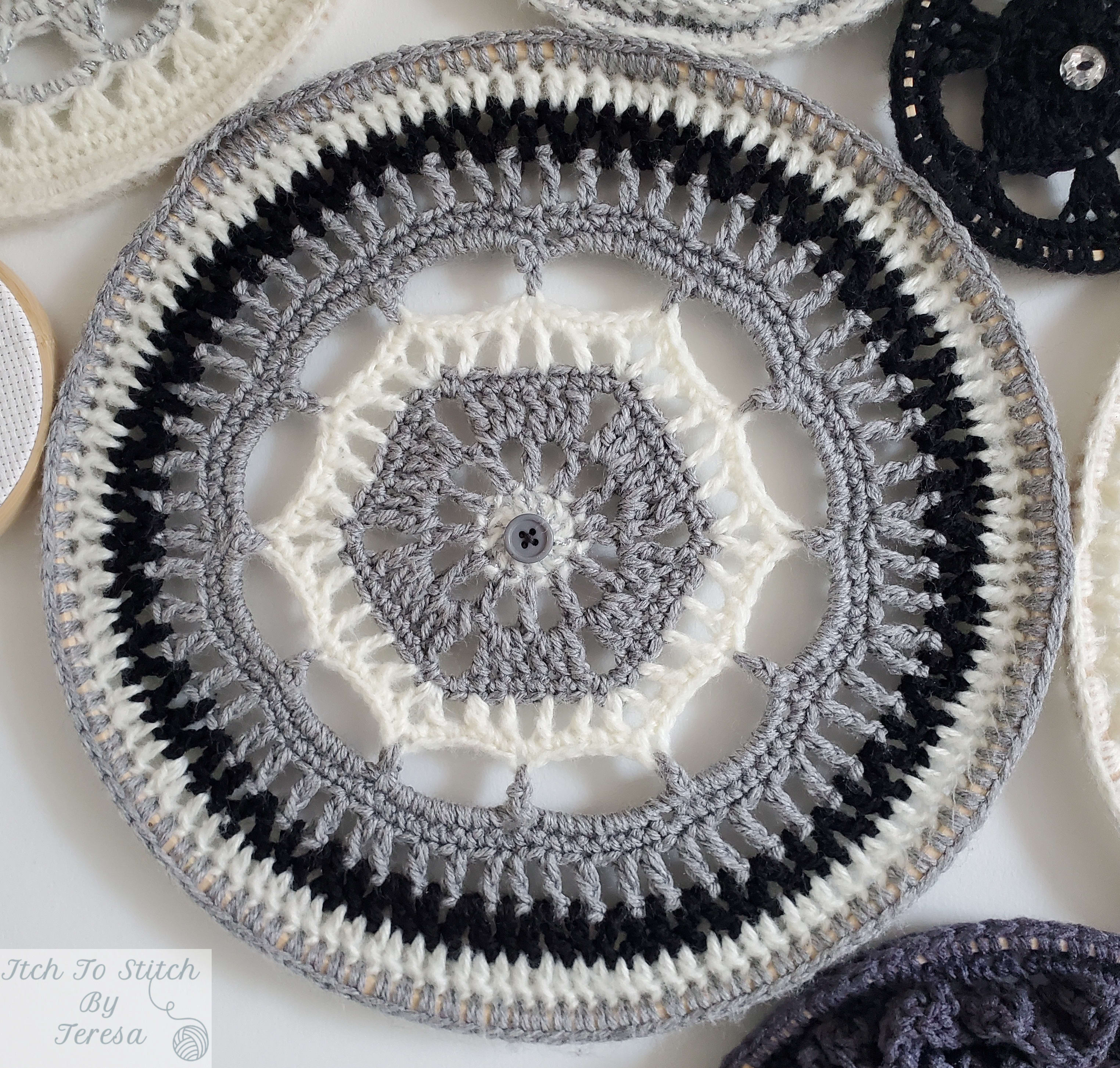 details big hexagonal center crochet hoop