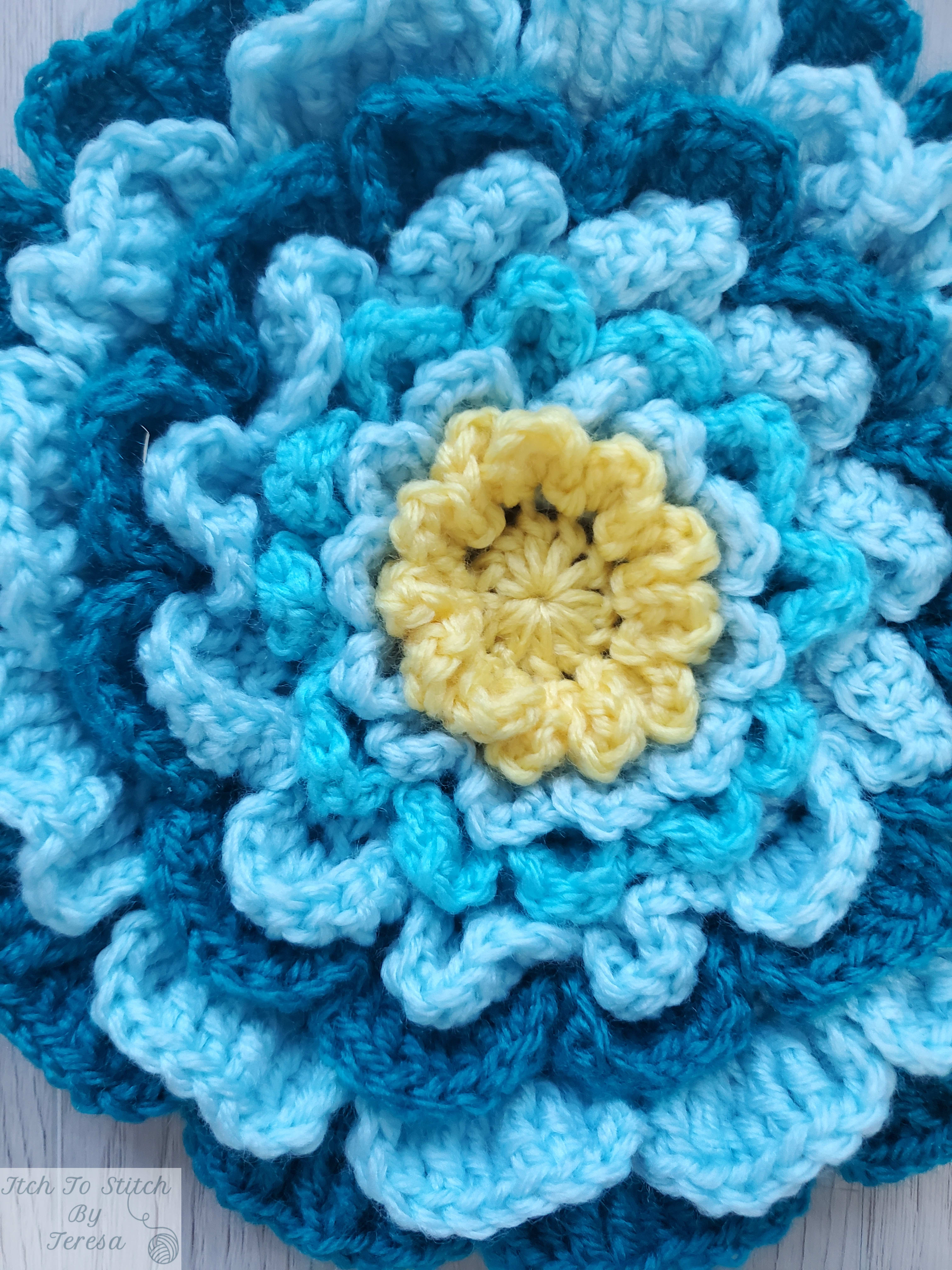 crochet neverending flower tote bag