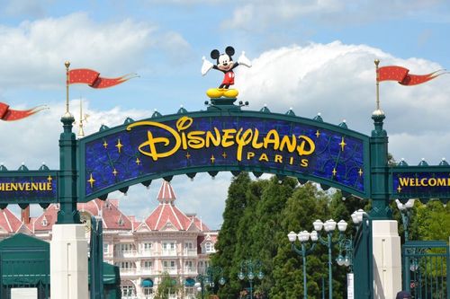 disneyland-paris-2272907_1280 (1).jpg