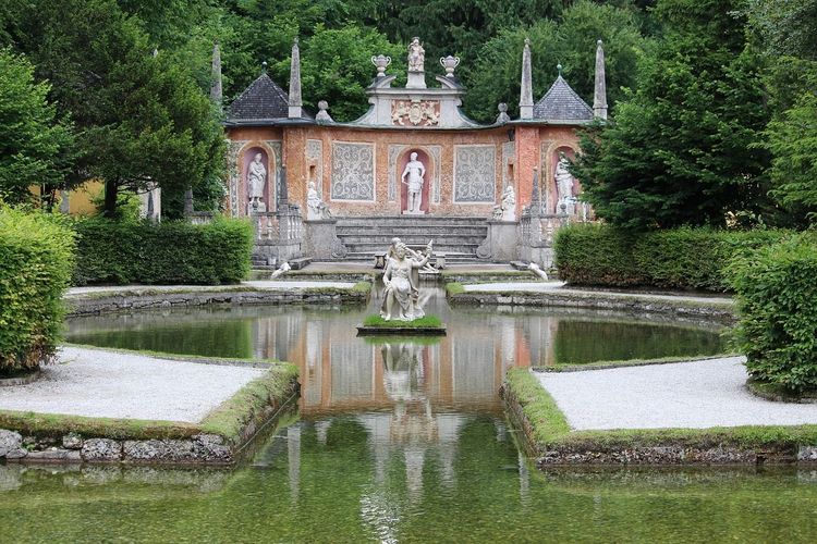 Schloss Hellbrunn.jpg