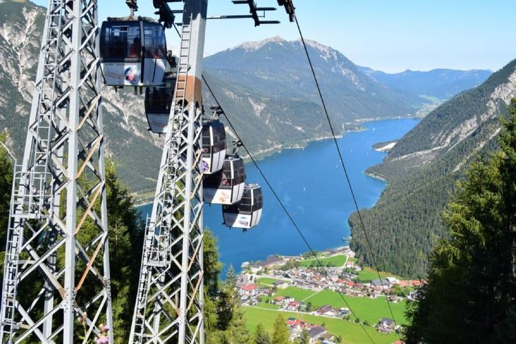 Karwendel-Bergbahn-Achensee.jpg