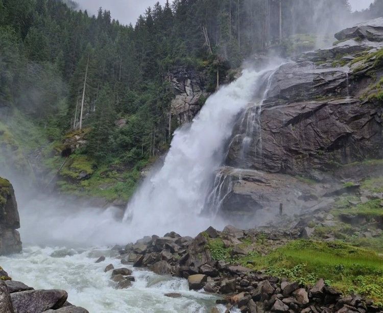 Krimml Waterfalls.jpg
