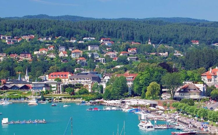 Lake Worthersee2.jpg