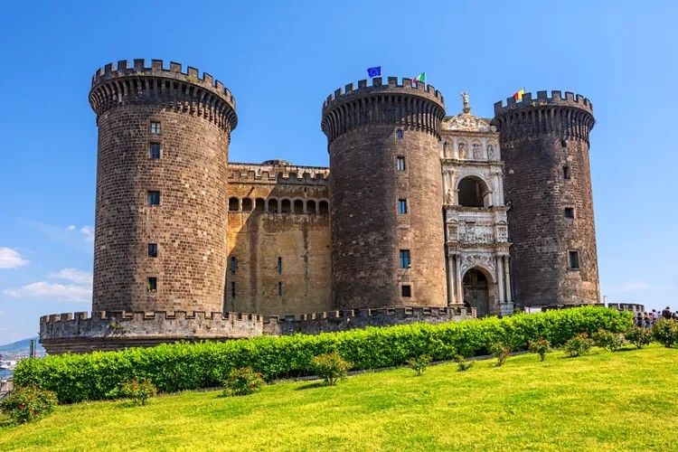 Castel Nuovo.jpg