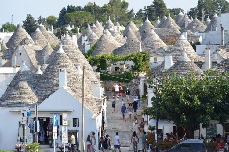 Alberobello 2.jpg