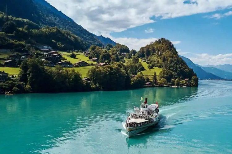Cruise on Lake Thun.jpg