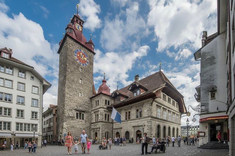 Rathaus Stadt Luzern.jpg