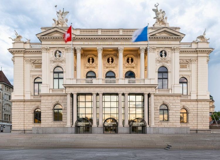 Zürich Opera House1.jpg