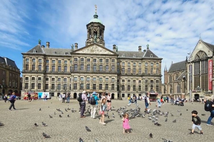 Dam Square2.jpg